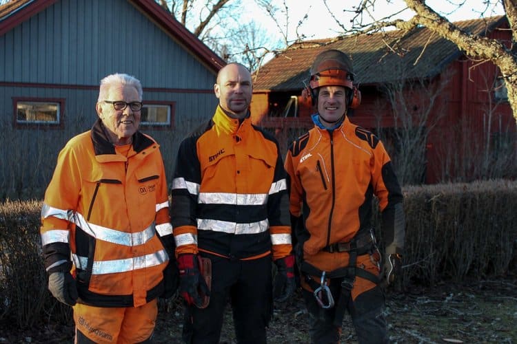Tommy Nilsson, Jonas Geiger och Magnus Dahlgren på Dahlgren Allround kan hjälpa dig med trädbeskärning och stubbfräsning i Västerås.